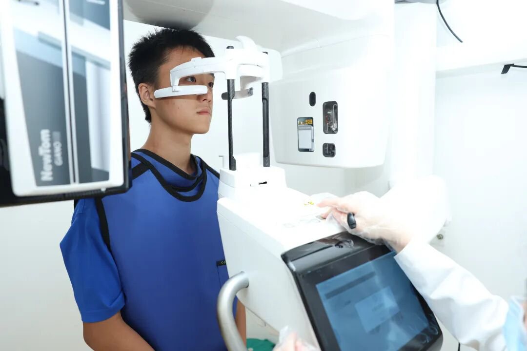 进行牙片拍摄 (1).JPG